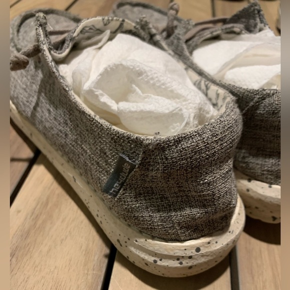 Hey Dude Women's Textured Tan Flats - Picture 10 of 14